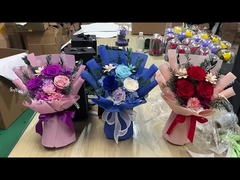 Hari Valentine, buket mawar awet dan bunga es biru es untuk pacar dan sahabat terbaikmu