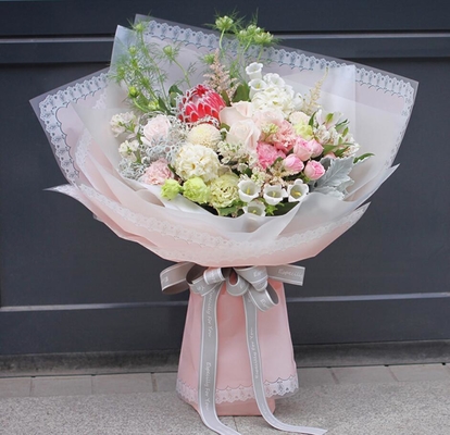 Harga yang bagus Kertas pembungkus florist film plastik 58cm * 58cm on line