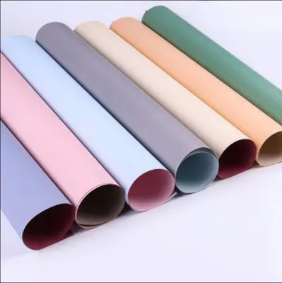 Harga yang bagus Lebih dari 50 Warna Kertas Bungkus Bunga Plastik 58*58cm Untuk Bungkus Sabun Ouya on line