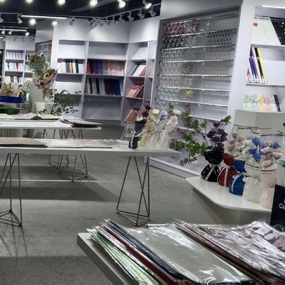 Beli Pink PE Waterproof Flower Wrap Paper 2025 Gaya Langsung dari Grosir pembuatan online