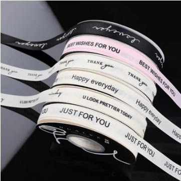Harga yang bagus Ribbon Bahasa Inggris Berwarna Khusus untuk Kemasan Bunga 1,5cm Lebar 9X9X1,5cm Ukuran Paket Desain Ribbed on line