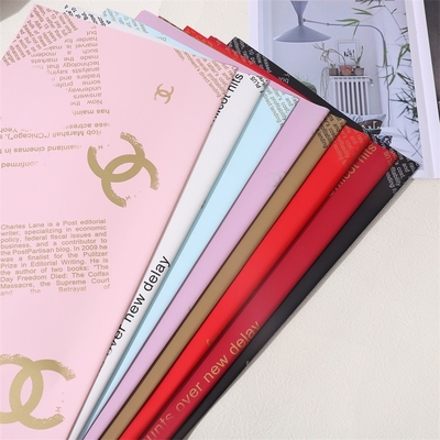 Harga yang bagus European Elegance Waterproof Wrapping Paper Chic Newspaper Print Floral Gift Wrap untuk Karangan Bunga on line