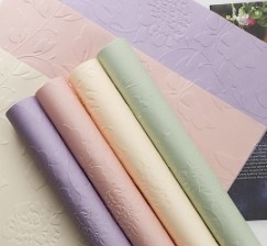 Harga yang bagus Fashion 3D Rose Relief Art Flower Packaging Paper untuk Arrangement Khusus on line