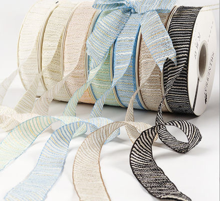 Beli Qixi Hari Valentine Golden Silk Age Ribbon Bunga Bundle dalam bahan kain rajutan pembuatan online