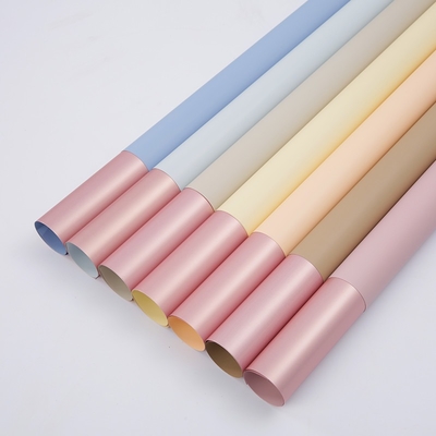 Beli Kertas Pembungkus Bunga Warna Ganda Disesuaikan 60 Mikron Kertas Buket Tahan Air online manufacture