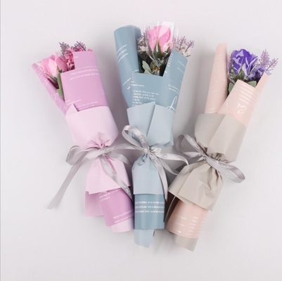 Harga yang bagus OEM/ODM Matte Gift Wrapping Paper Roll Waterproof untuk Gift Packing on line