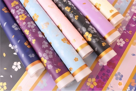 Harga yang bagus Membungkus bungkus kertas dicetak bunga berkilau dengan bahan warna padat di atas tepi on line