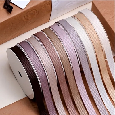 Harga yang bagus Yama pita stok klasik cokelat cokelat cokelat grosgrain pita roll untuk kotak hadiah warp on line