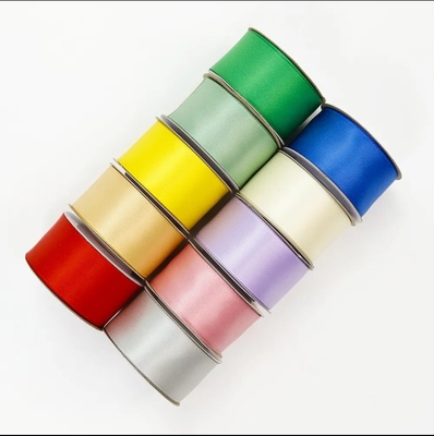Harga yang bagus 196 Warna Polyester Satin Ribbon untuk Pembungkus Hadiah Custom 3mm-100mm Lebar on line
