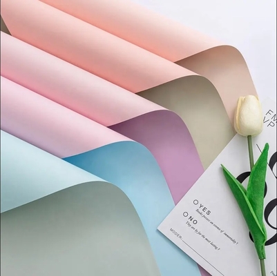 Harga yang bagus Kertas bungkus bunga segar Waterproof Pearl Paper 58CM * 58CM Disesuaikan 35X58X0.2 cm on line