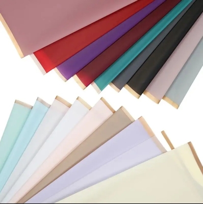 Harga yang bagus Waterproof Korea Matt Plastic Floral Wrapping Paper untuk bungkus buket bunga on line
