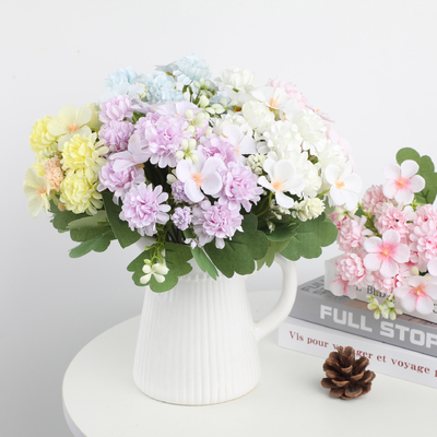 Harga yang bagus Buket Hortensia dan Daisy Plastik Sebuah Tambahan yang Tak Terlupakan untuk Rumah atau Acara Anda on line
