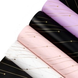 Harga yang bagus Pengaturan Bunga Tahan Air 57*57cm Kertas Berwarna Banyak untuk Pengemasan Cinta on line