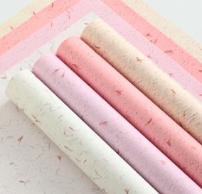 Harga yang bagus Kertas Pembungkus Bunga 56*56cm untuk Kertas Pembungkus Buket untuk Kertas Seni Kelopak Bunga Tekstur Kertas Pembungkus Bunga on line