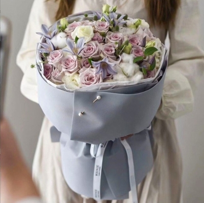 Harga yang bagus Waterproof Korea-gaya Kertas Embossed untuk Kafin Kertas Bunga Seni Kemasan 58 * 58cm Plastik Bungkus Bulat on line