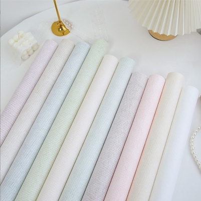 Harga yang bagus Kotak Hadiah Warna Solid dan Kertas Pembungkus Seri Krim Bahan Timbul Tahan Air untuk Buket on line