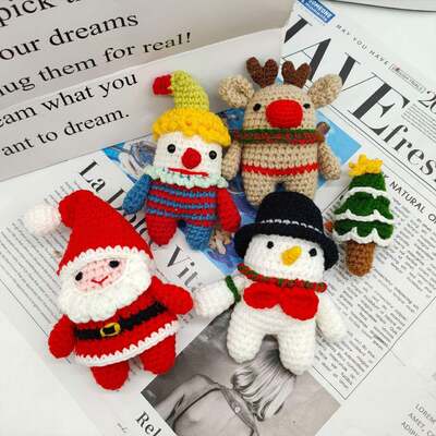 Harga yang bagus Custom buatan tangan Snowman rusa Santa Claus Pohon mainan rajutan Crochet boneka Natal Amigurumi rajutan Natal mainan isian on line