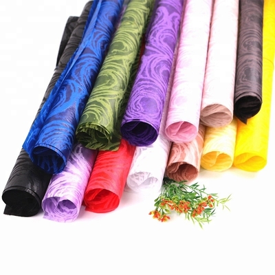 Harga yang bagus Kertas Pembungkus Kado Valentines Rose Nonwoven 3D yang dapat didaur ulang 58cm on line